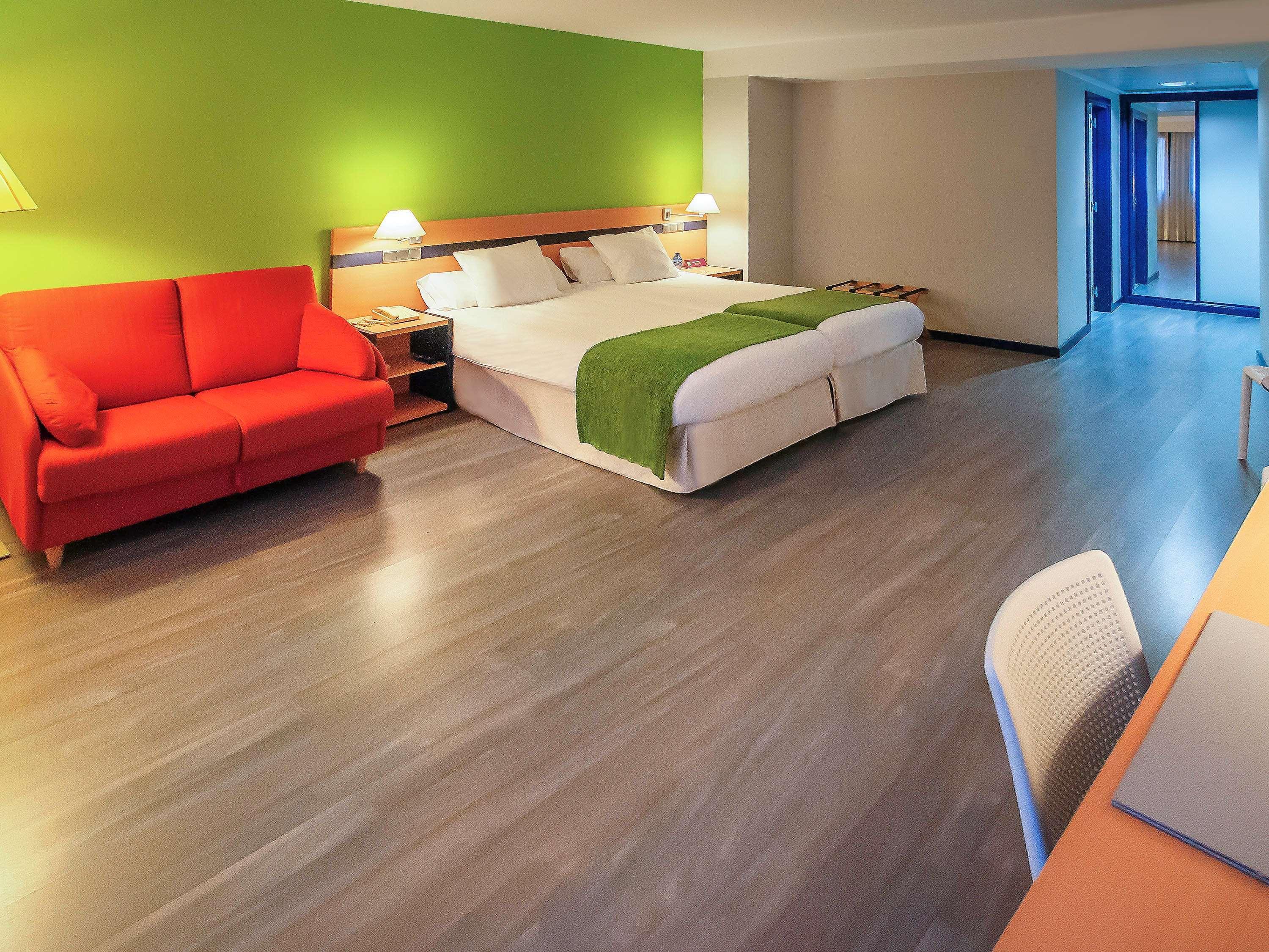 Ibis Styles Zaragoza Ramiro I Hotel Екстериор снимка