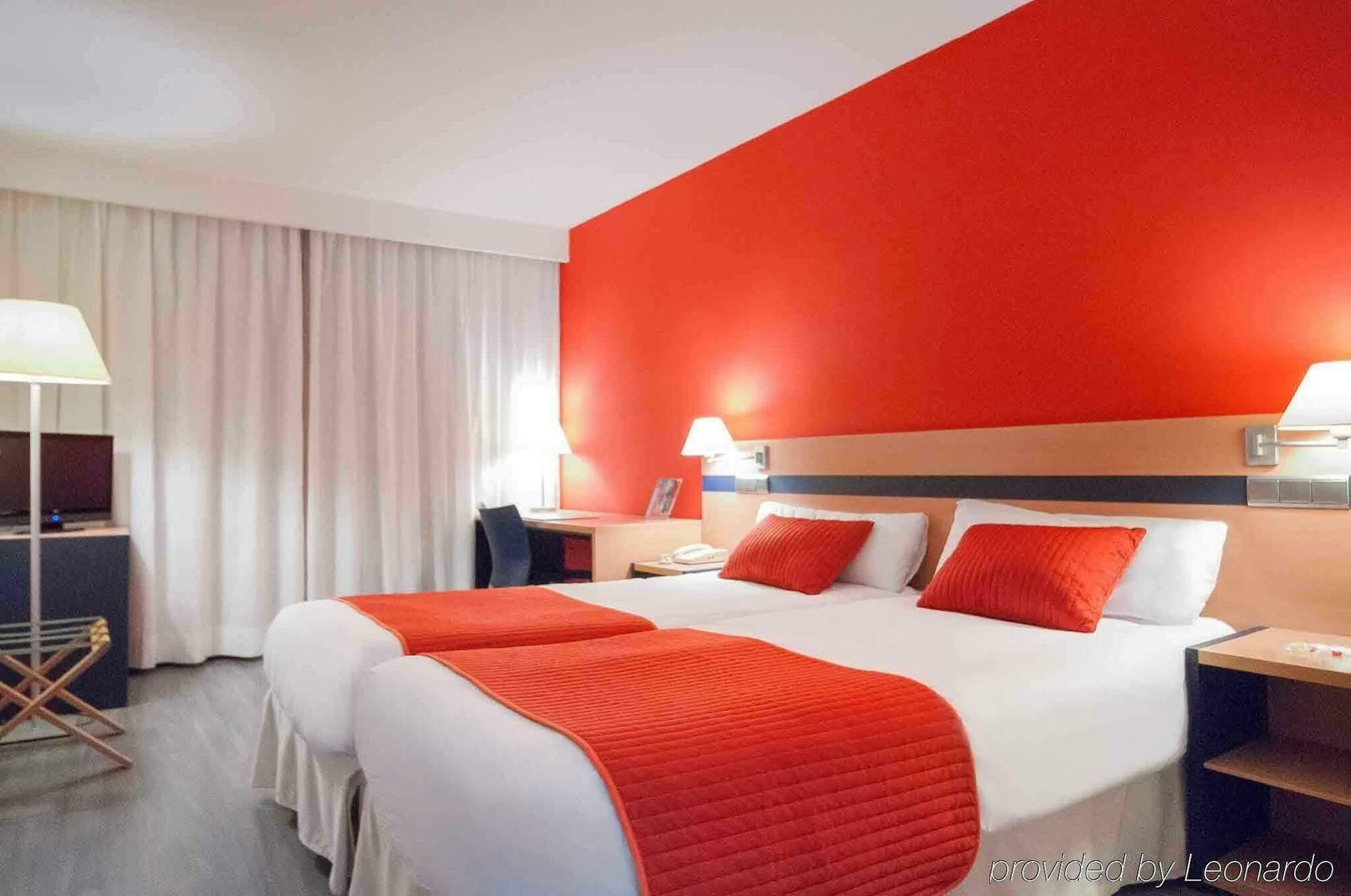 Ibis Styles Zaragoza Ramiro I Hotel Екстериор снимка